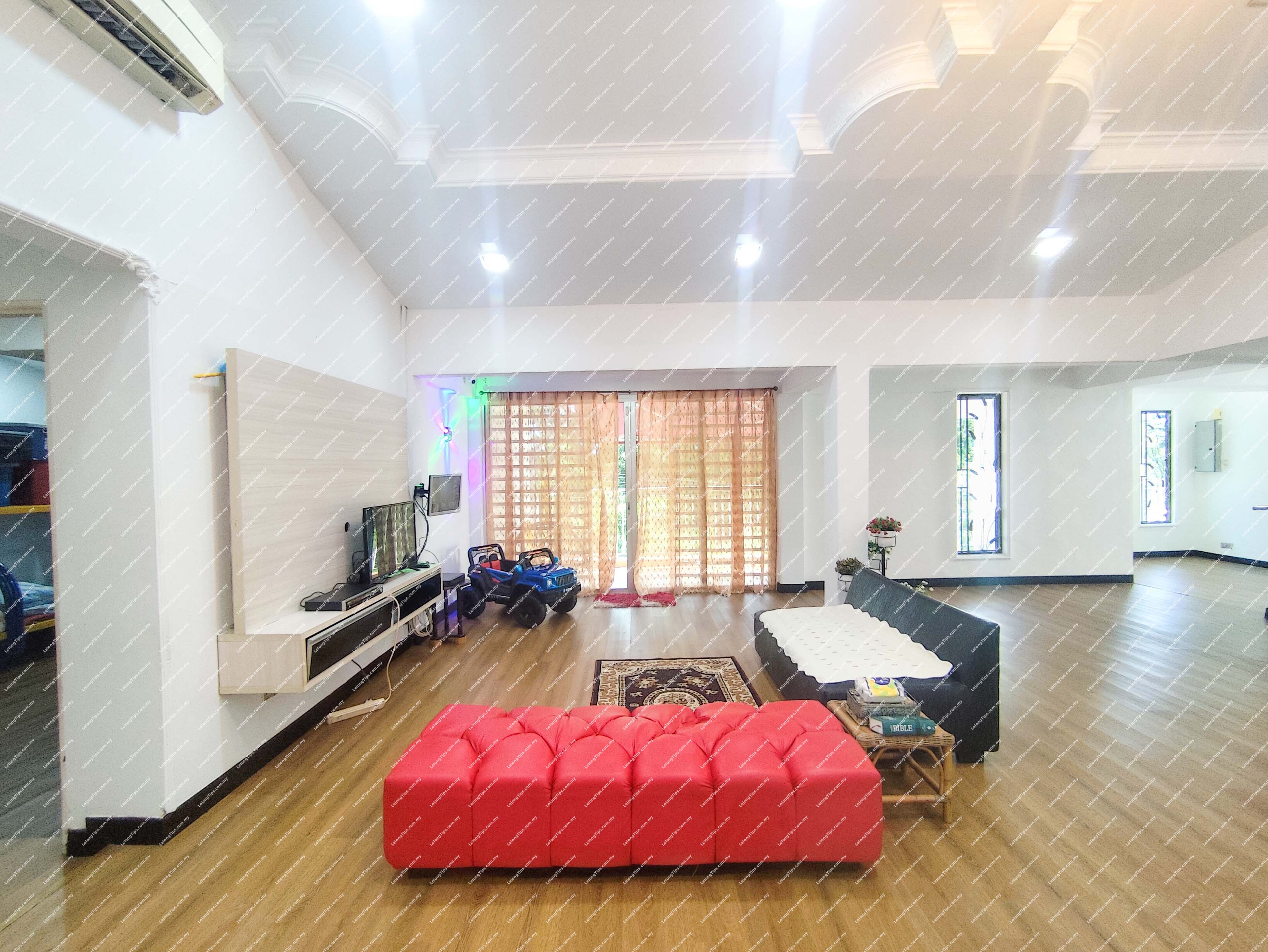 [Near to SMK Methodist ACS, Seremban Gateway, Palm Mall & Lotus's Seremban 2] 2 Storey Detached House Individual Design with Lower Ground Parking [5 min to Seremban Town, Seremban Prima Mall]