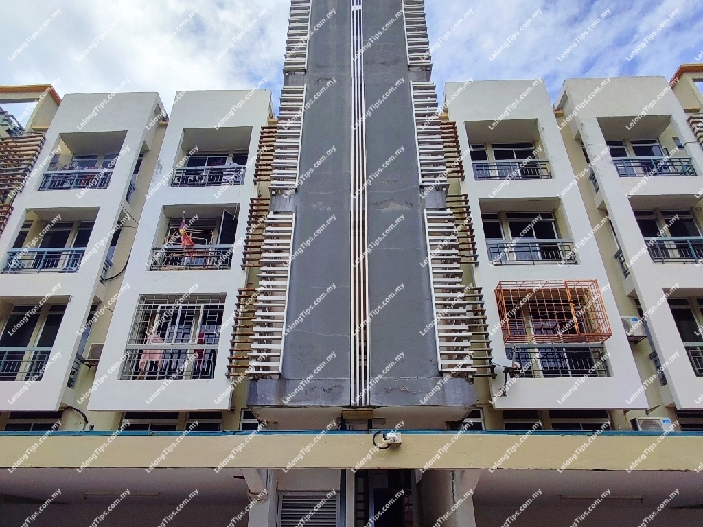 [Located in the fast-growing vicinity of Cyberjaya] Town House [Right next to Multimedia University - MMU Cyberjaya]