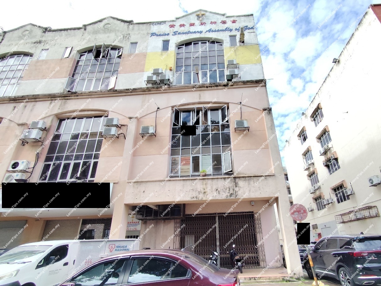 Stratified Office Lot with lift