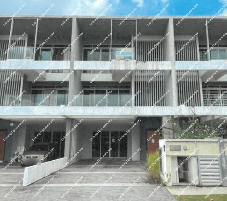 3 Storey Terrace House