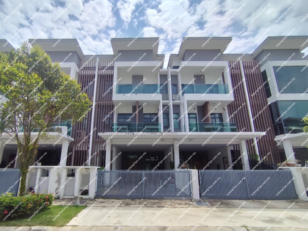 2.5 Storey Terrace House