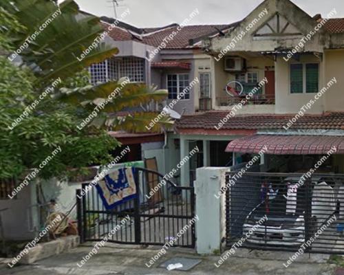 2 Storey Terrace House [3 min to Puchong Perdana LRT Station; 7 min to AEON BiG Puchong Utama; 8 min to Puteri Mart]