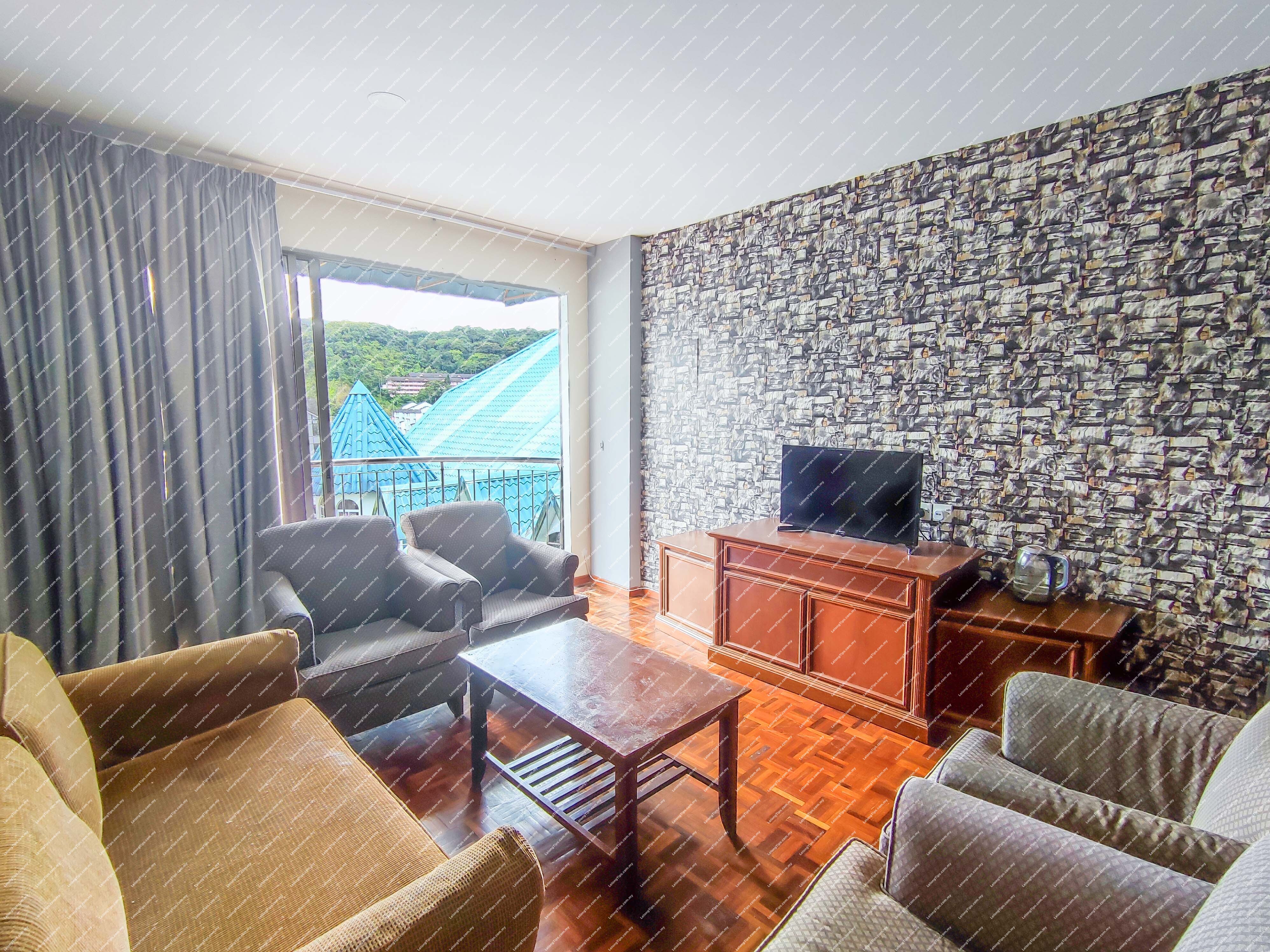 [ROI > 6%; Tourist Hotspot] Penthouse [Opposite Cameron Centrum & Billion Shopping Centre]