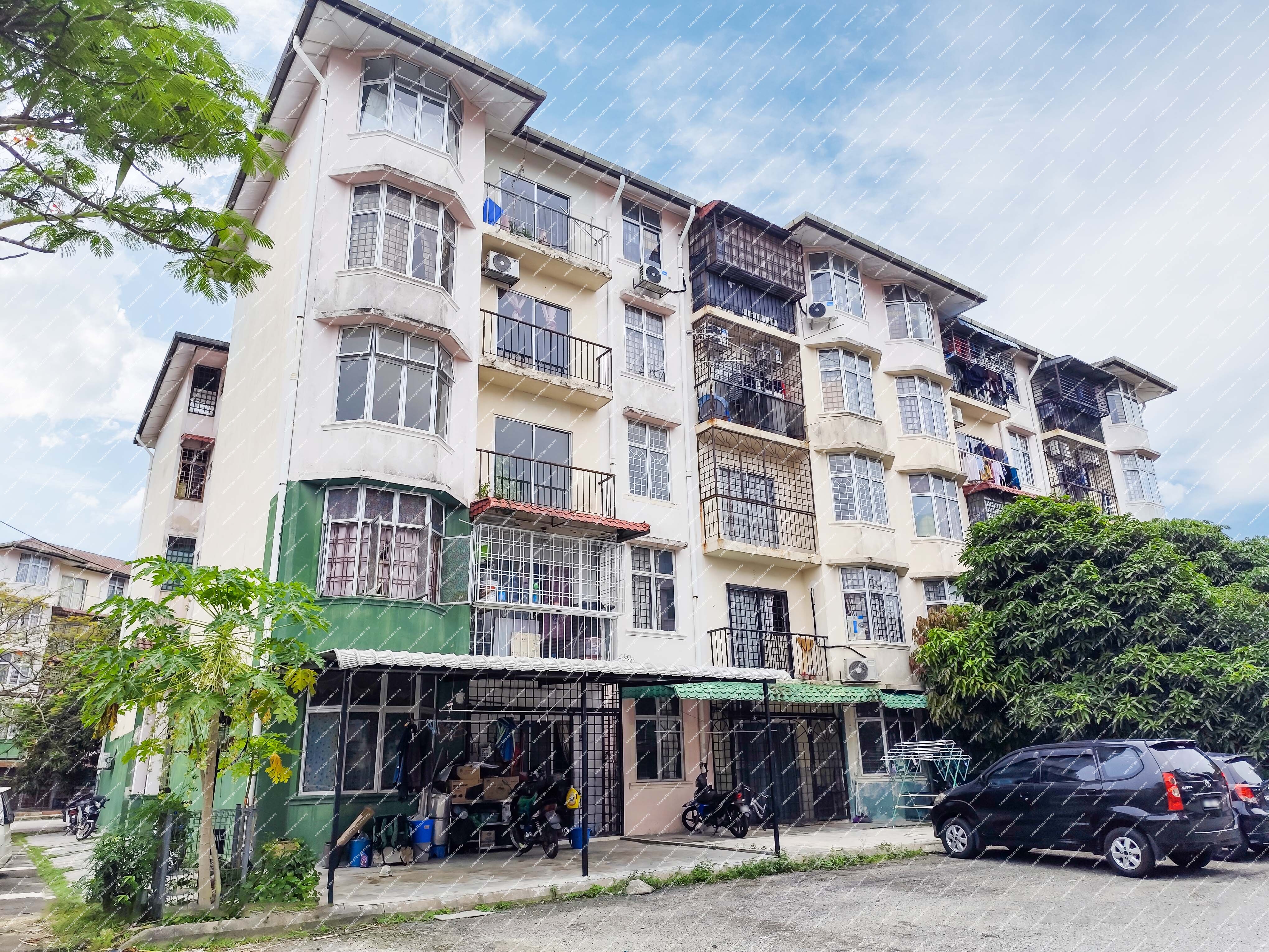 [ROI up to 5%] Apartment [Surrounded by a variety of shops (99 Speedmart, Pasaraya CS Grocer & Mr DIY)]