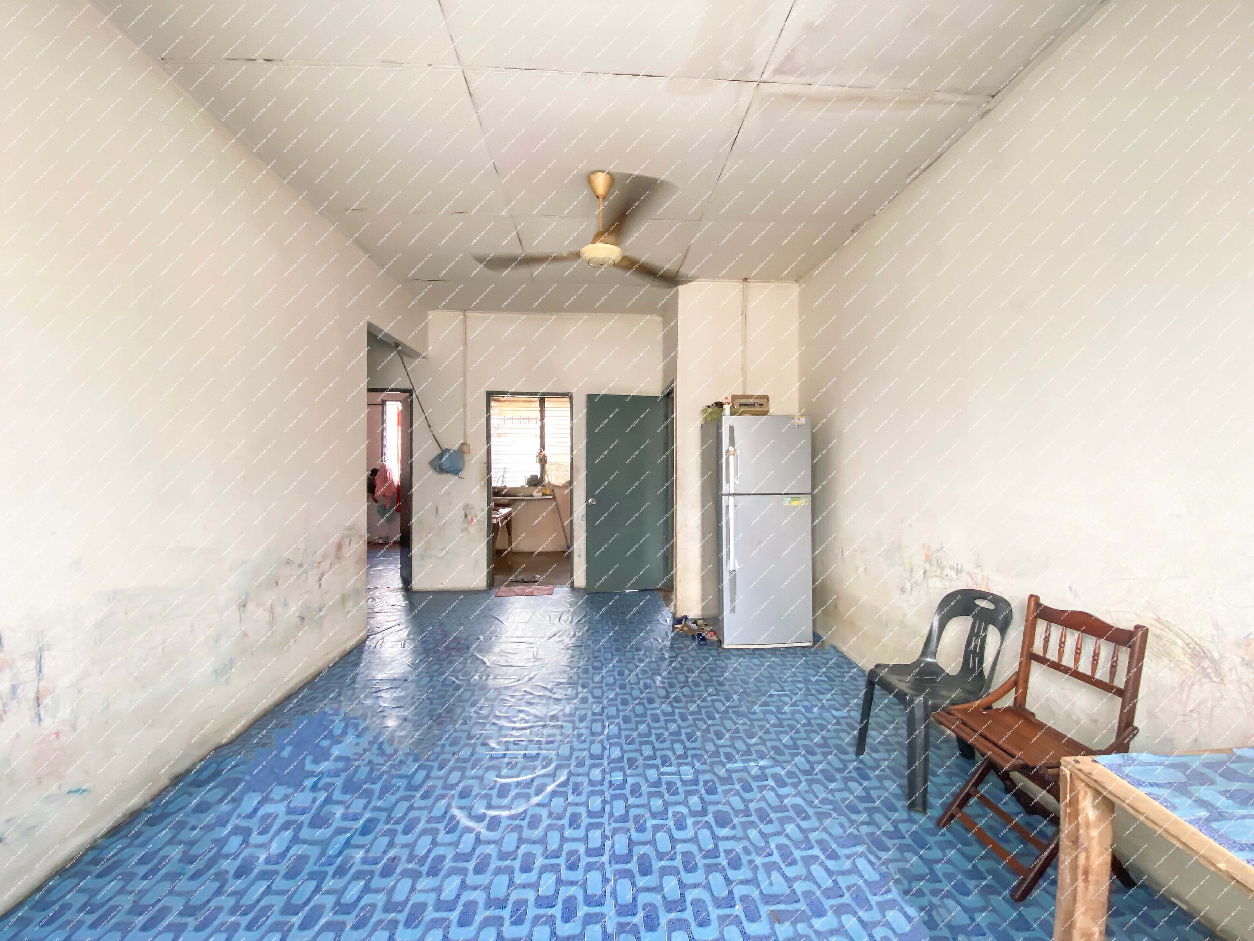 [ROI up to 10%, tenanted with monthly rental of RM 450] Flat, Low Cost [ 6 min to Rawang KTM Station & Giant Rawang]