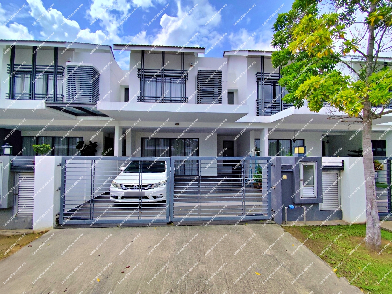 [Gated and Guarded] 2 Storey Terrace House [5 min to Lotus's Rimbayu & Sanctuary Mall]