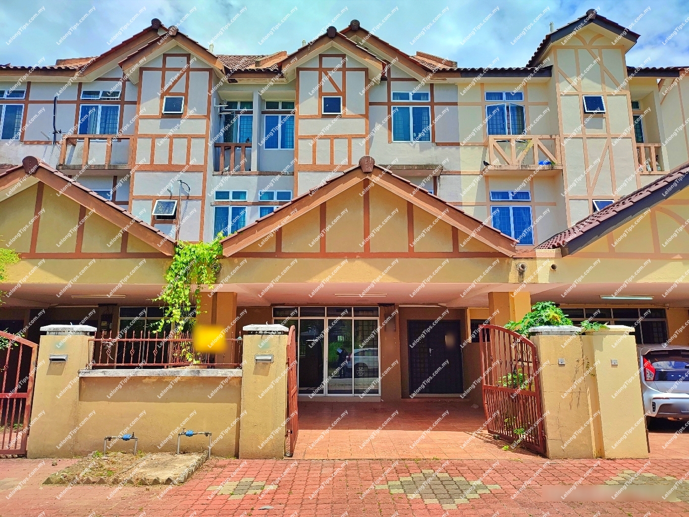3 Storey Terrace House