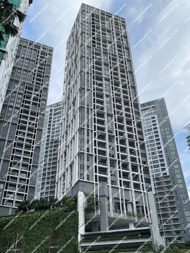 [Situated in the iconic Golden Triangle of Kuala Lumpur] Service Apartment [9 min walking distance to Suria KLCC]