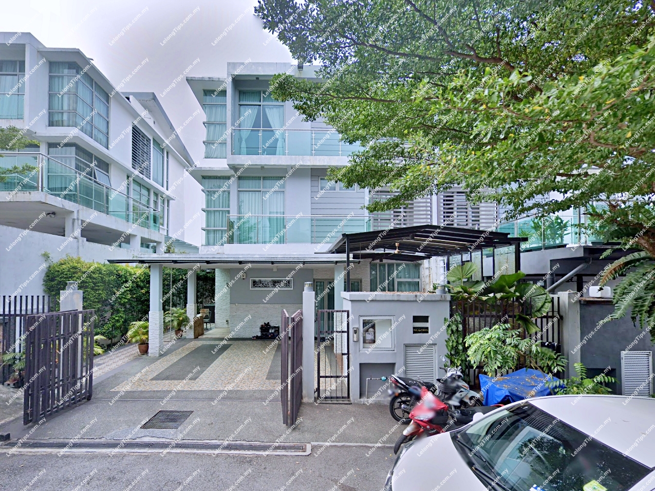 3 Storey Semi Detached House