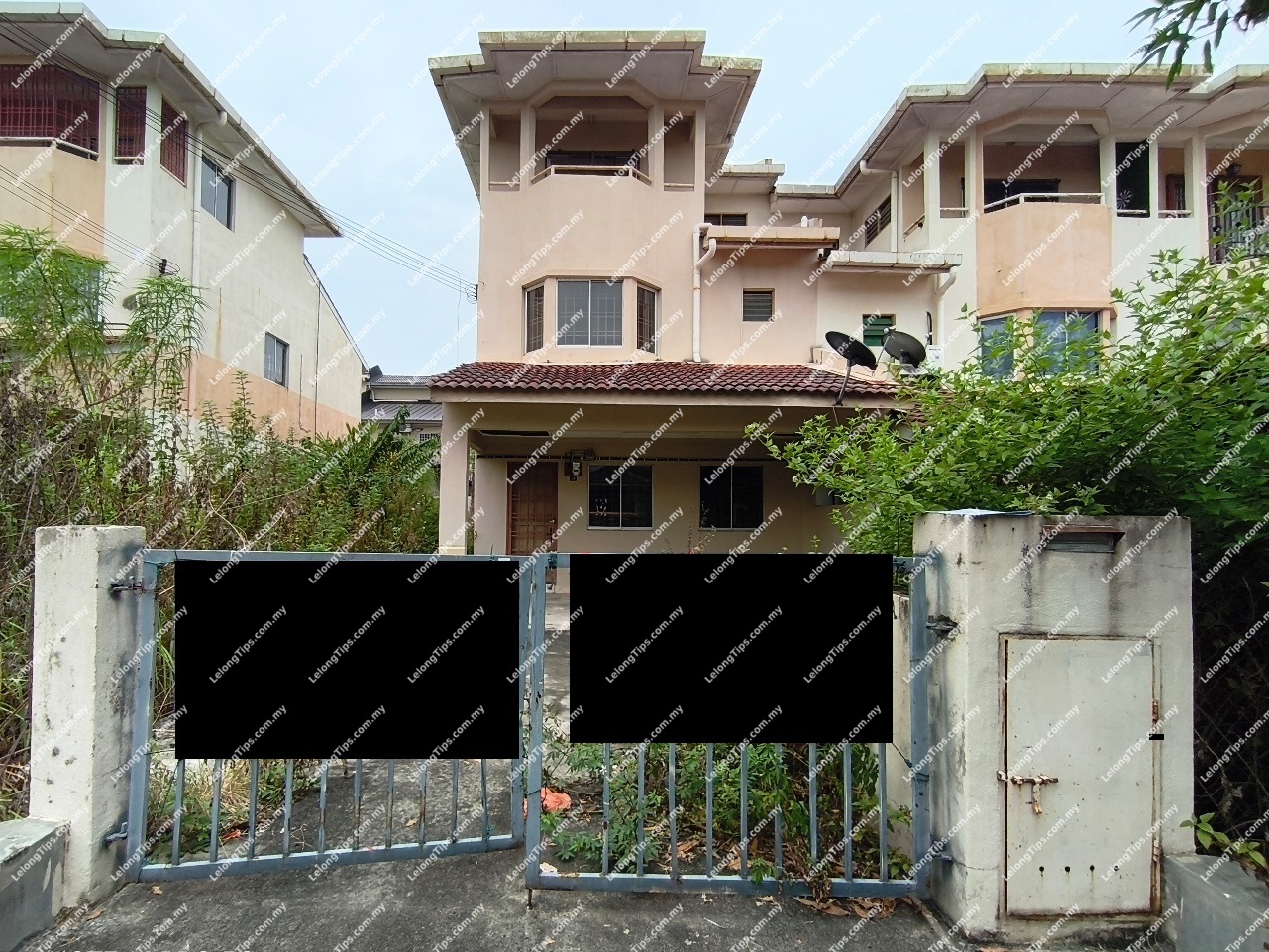 2.5 Storey Terrace House