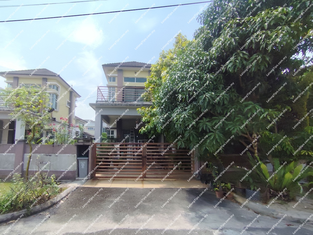 1.5 Storey Semi Detached House