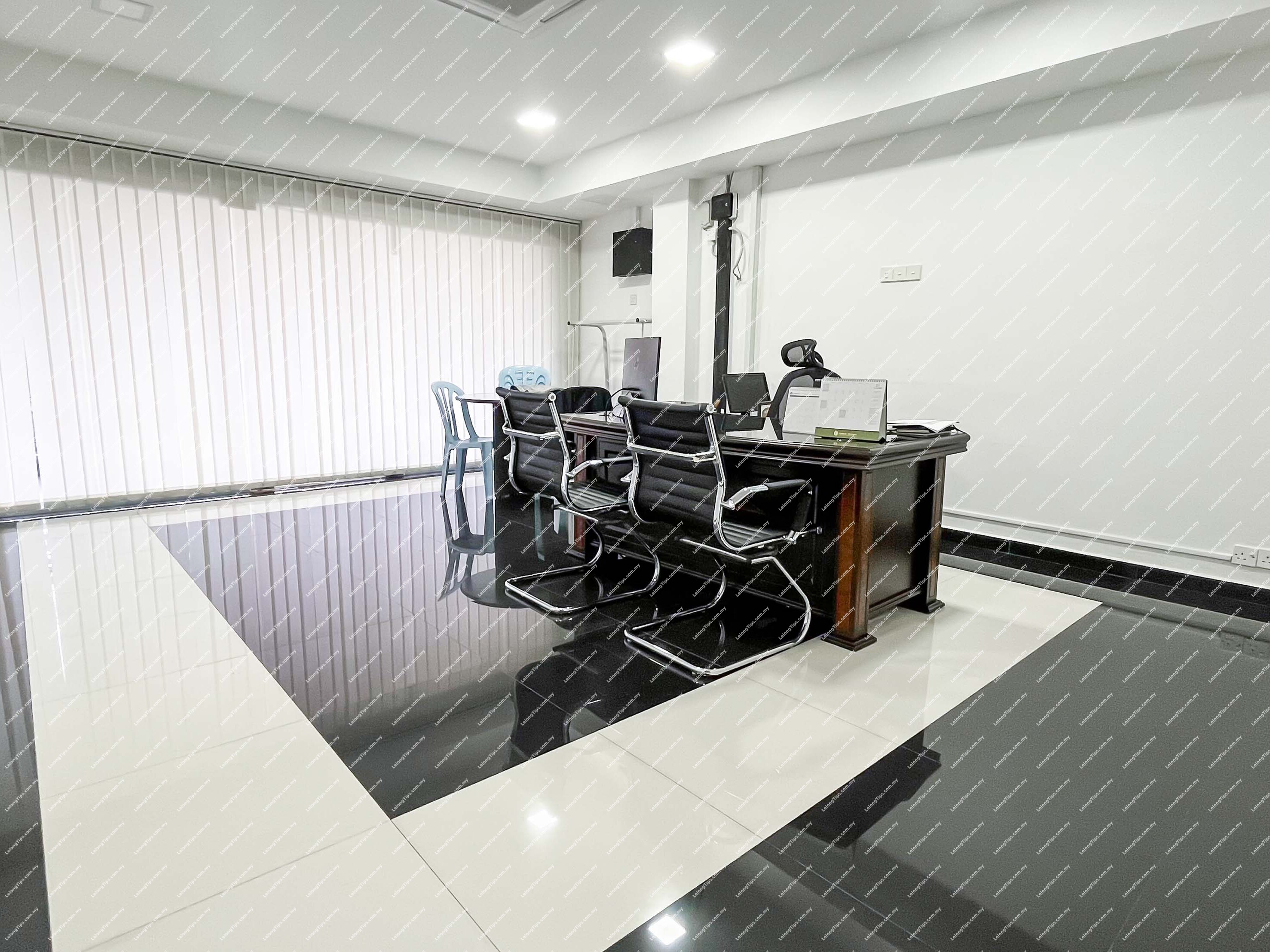 [High Visibility] 4 Storey Shop Office [Vibrant location ensuring a steady flow of potential customers]