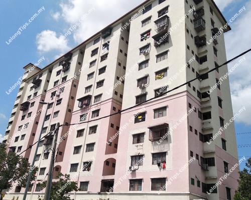 [Conveniently located right next to the Sungai Besi Expressway] Apartment [6 min to The Mines Shopping Mall & Serdang KTM Station]