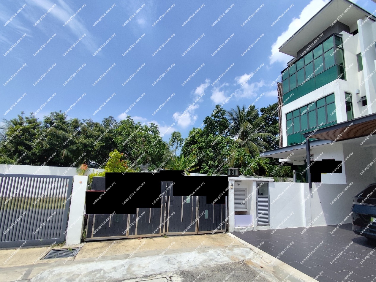 2.5 Storey Terrace House