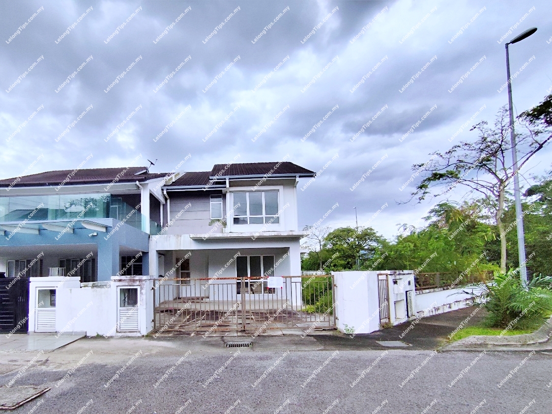 [Ample space parking; Located in an upscale, prestigious neighborhood] 2 Storey Semi Detached House [8 min to Lotus's Bandar Bukit Puchong]