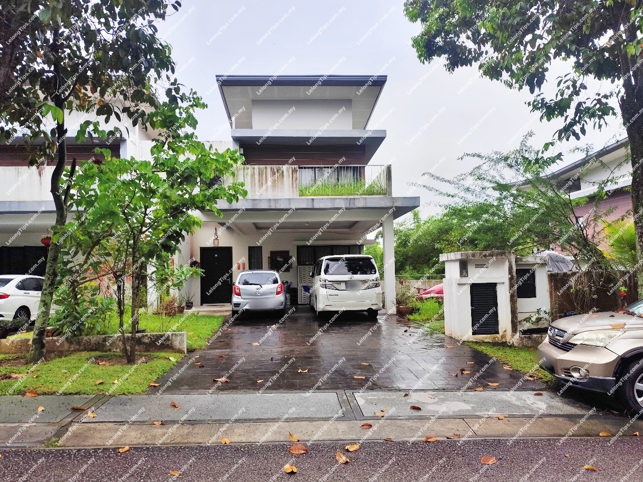 3 Storey Semi Detached House with Clubhouse Facilities