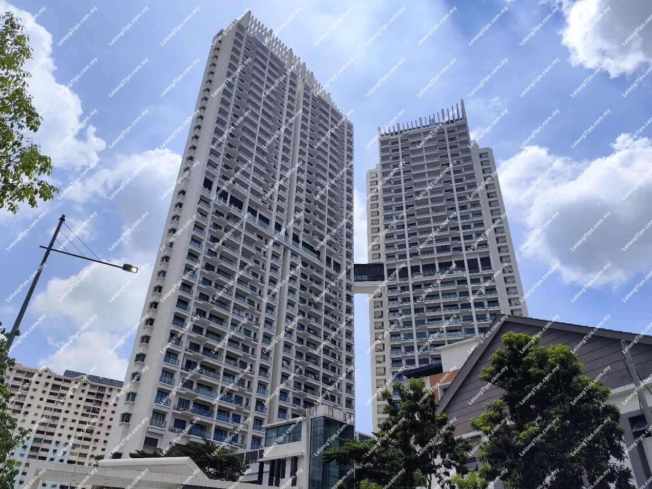 5 min to Fairview International School Condominium Easily accessible via Jalan Paya Terubong, Jalan Tun Dr Awang & Bayan Lepas Expressway