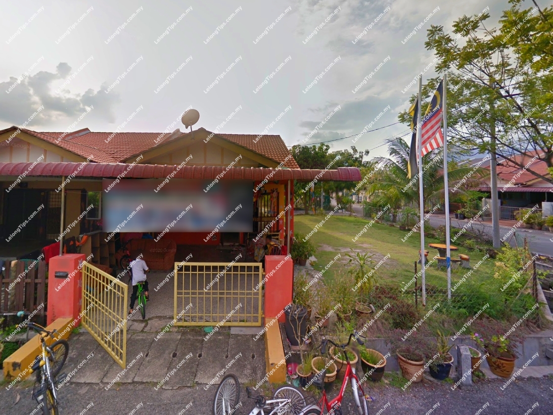 1 Storey Terrace House [3 min to Econsave Klebang]