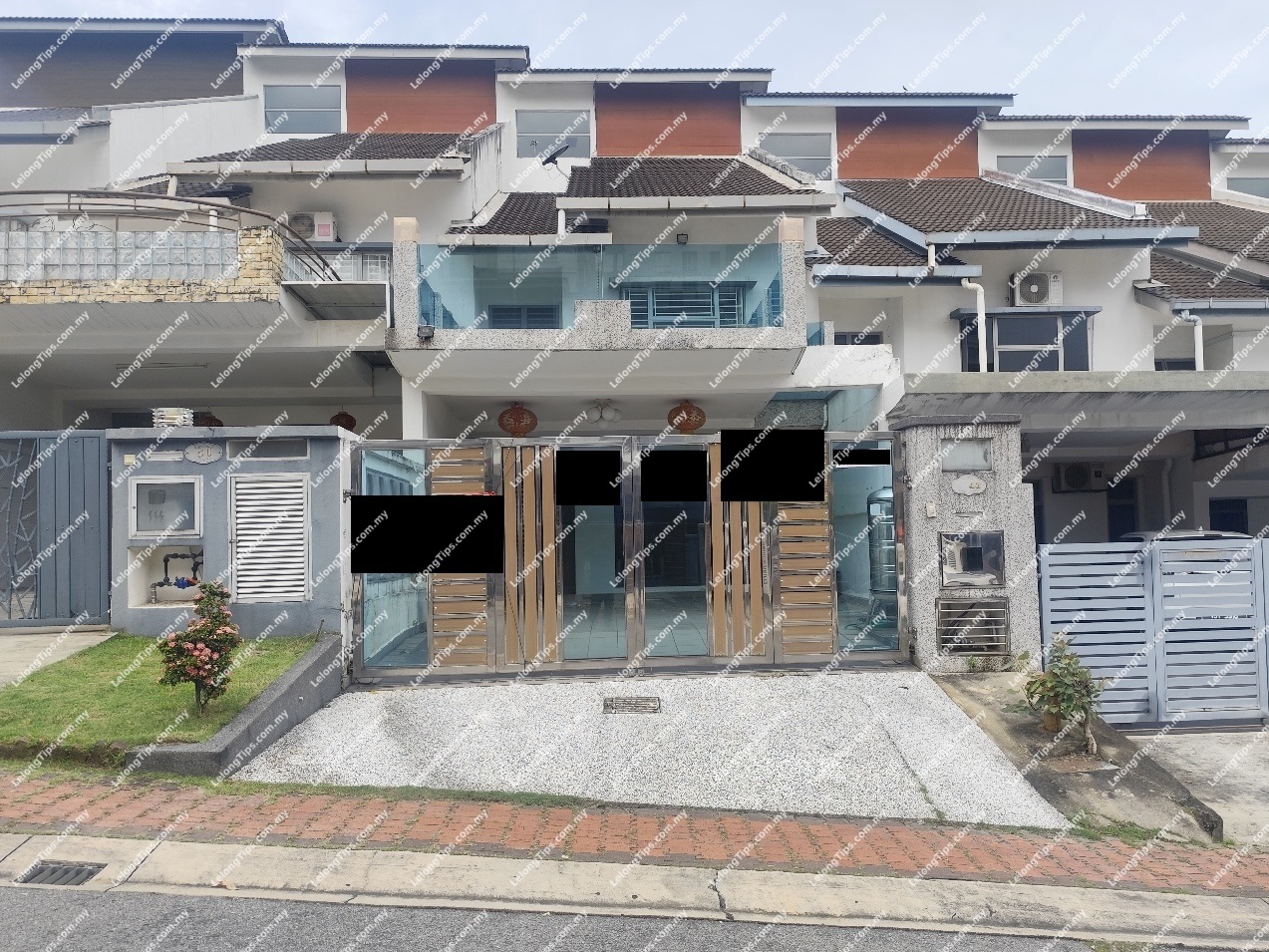 2.5 Storey Terrace House