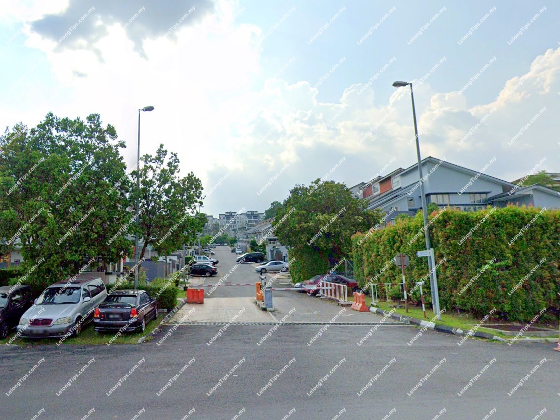 2.5 Storey Terrace House