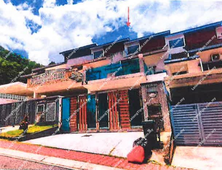 2.5 Storey Terrace House