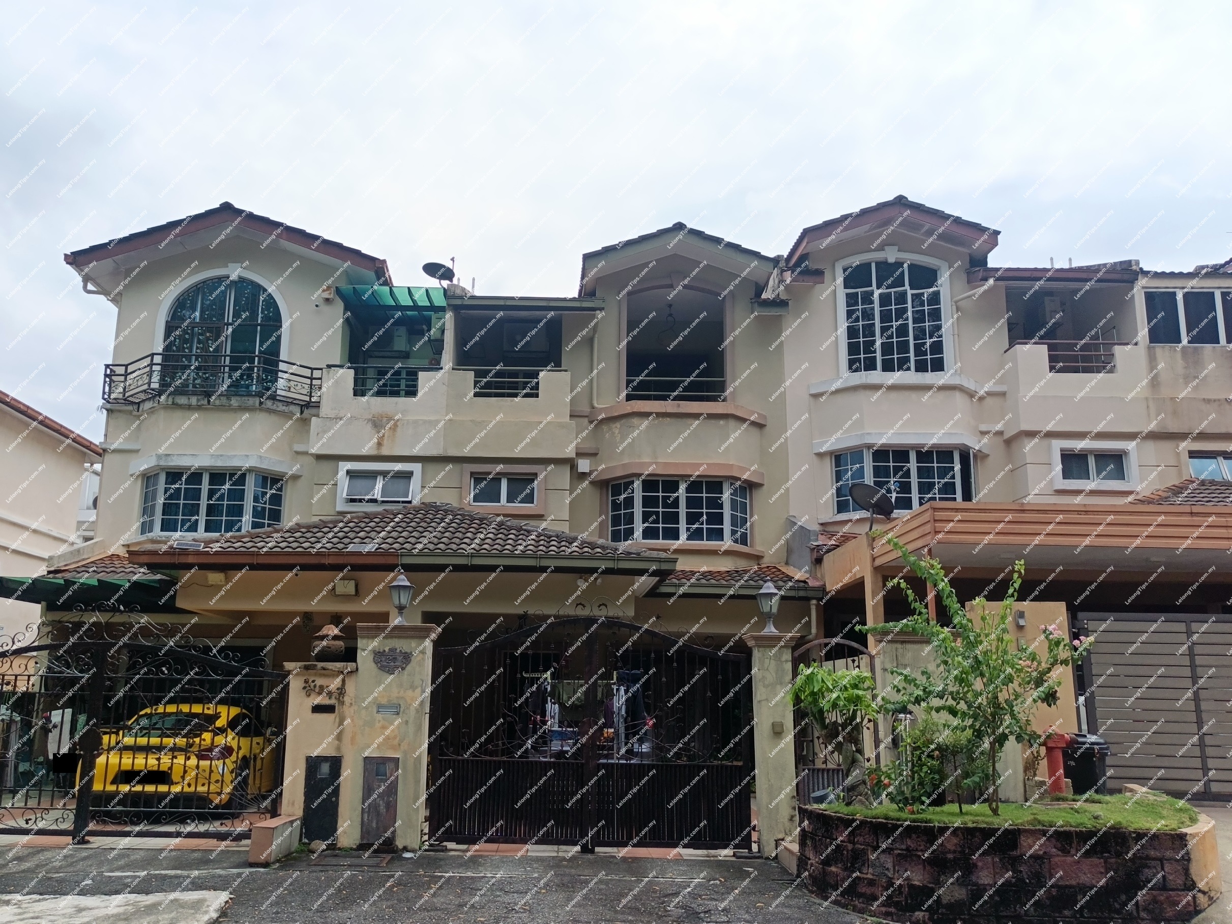 3 Storey Terrace House