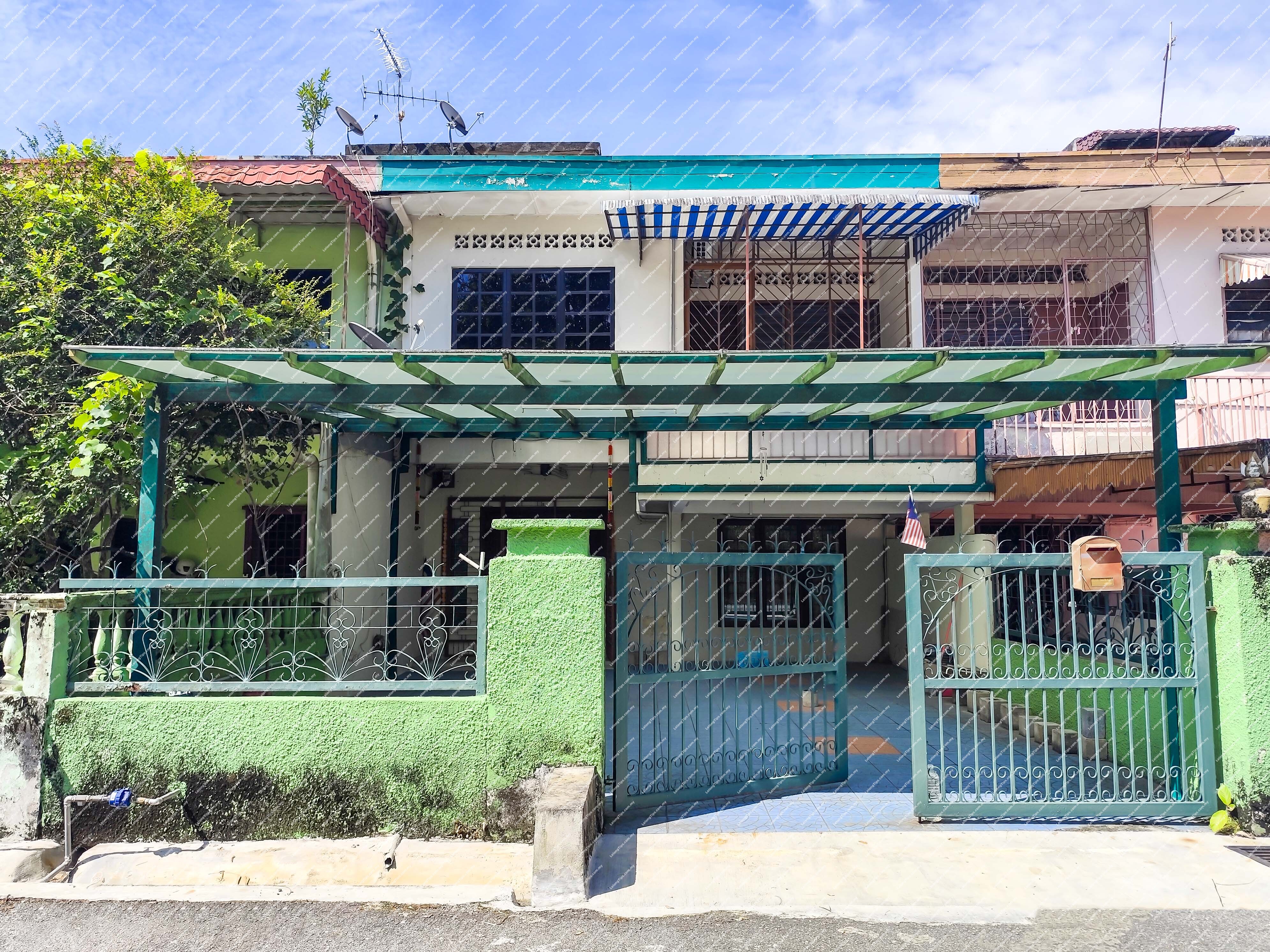 [Strategic location] 2 Storey Terrace House [5 min to Econsave Bangi & Plaza Metro Kajang]