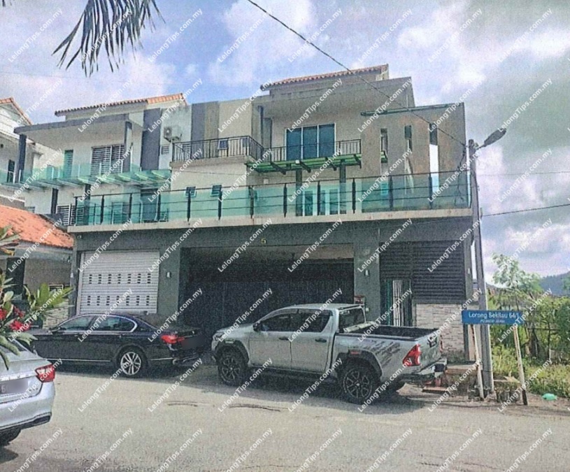 2.5 Storey Semi Detached House