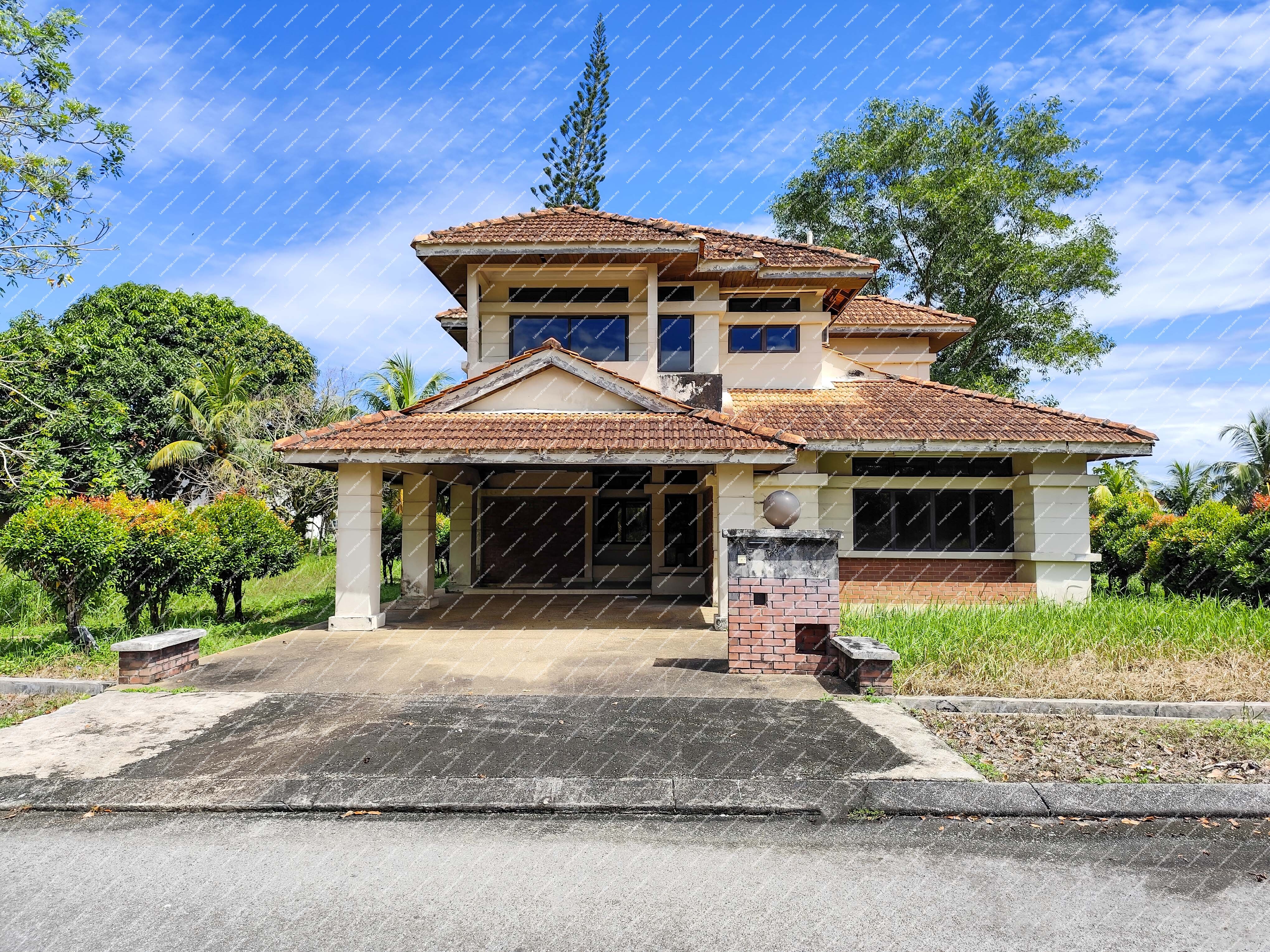 [Peaceful and Serene Environment] 1.5 Storey Bungalow [4 min to Bukit Merah Laketown Waterpark]