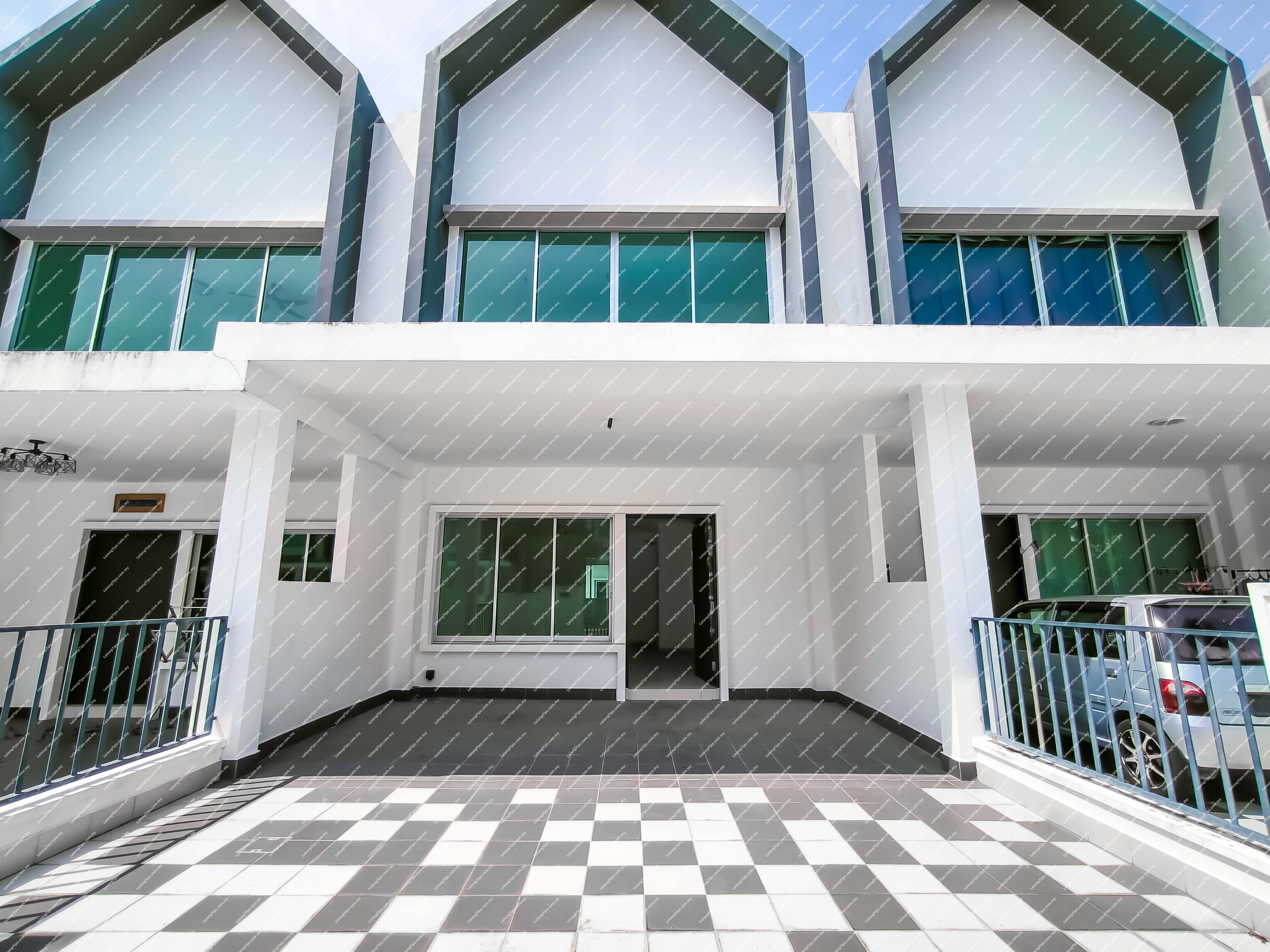 [Prime Location in a growing township; Brand new unit] 2 Storey Terrace House [7 min to Broga Hill Park]