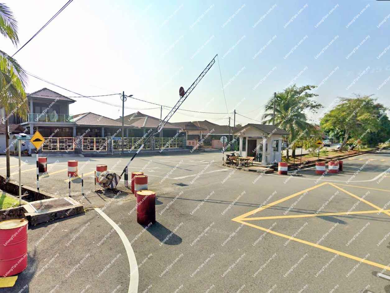 1 Storey Semi Detached House