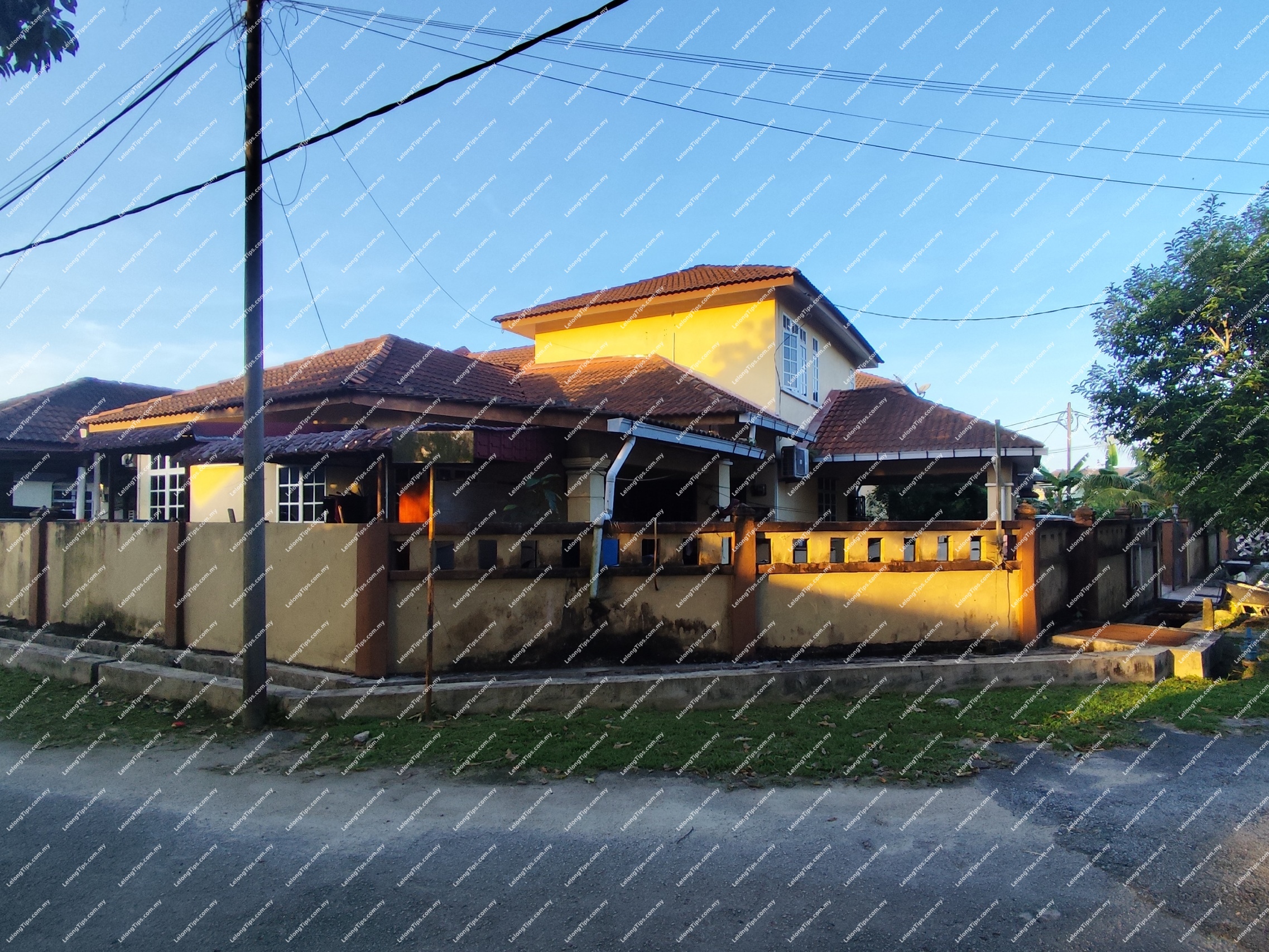 1.5 Storey Semi Detached House