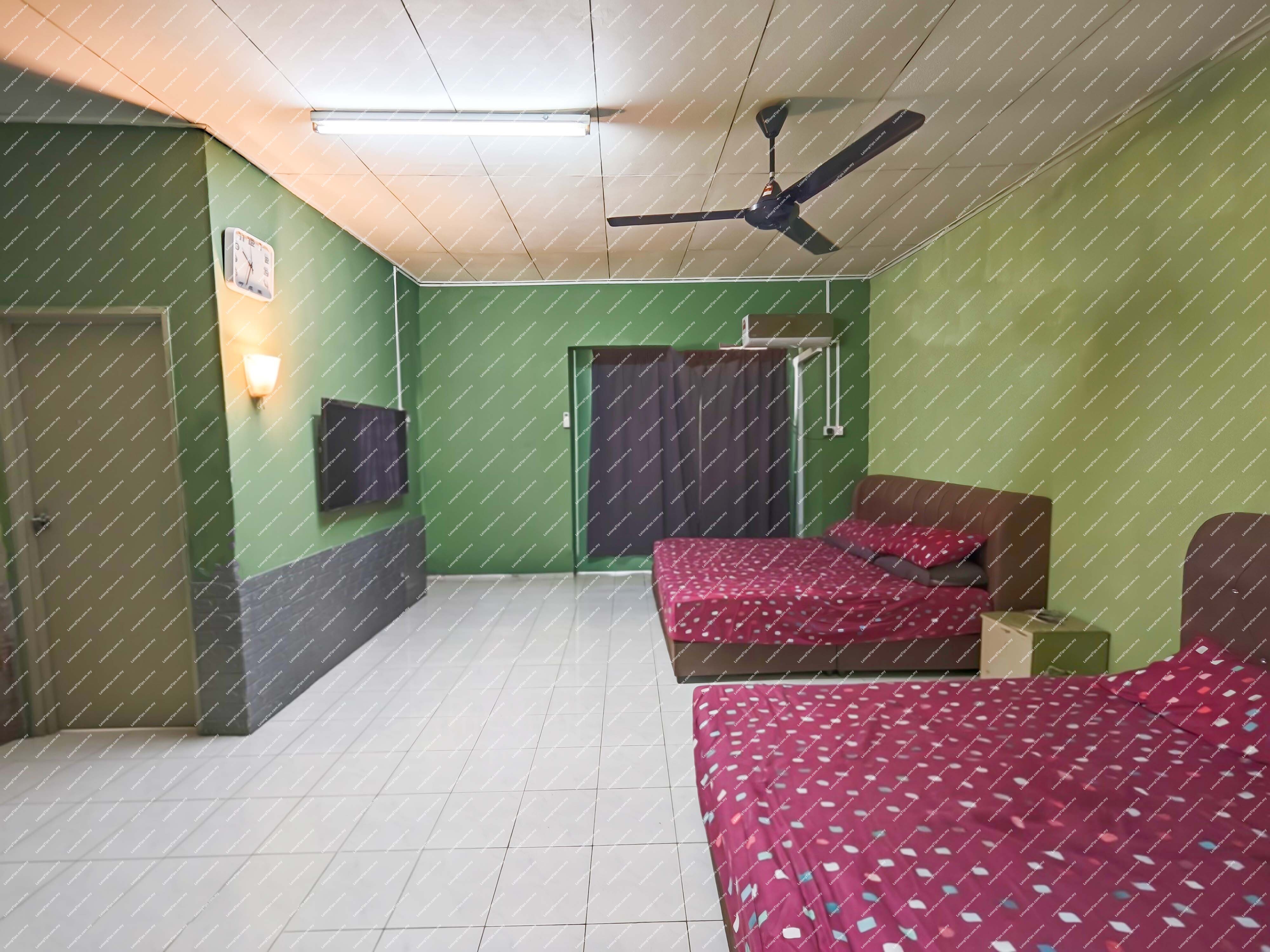 [Tourist city; ideal for homestay or rental investment] 2 Storey Terrace House [Proximity to Zoo Melaka and Melaka Botanical Garden]