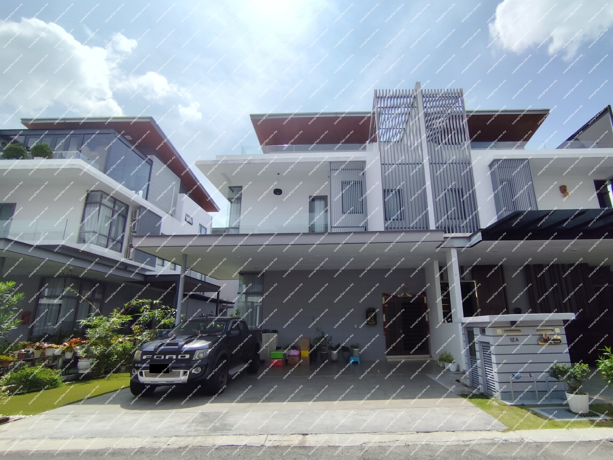 3 Storey Semi Detached House