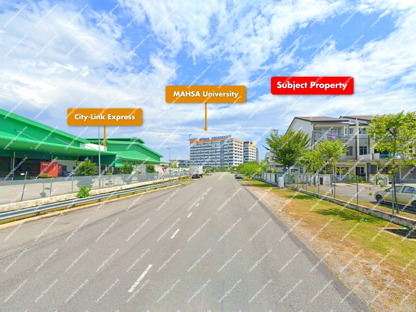 [Beside City-Link Express Bandar Saujana Putra] Town House [Behind MAHSA University]