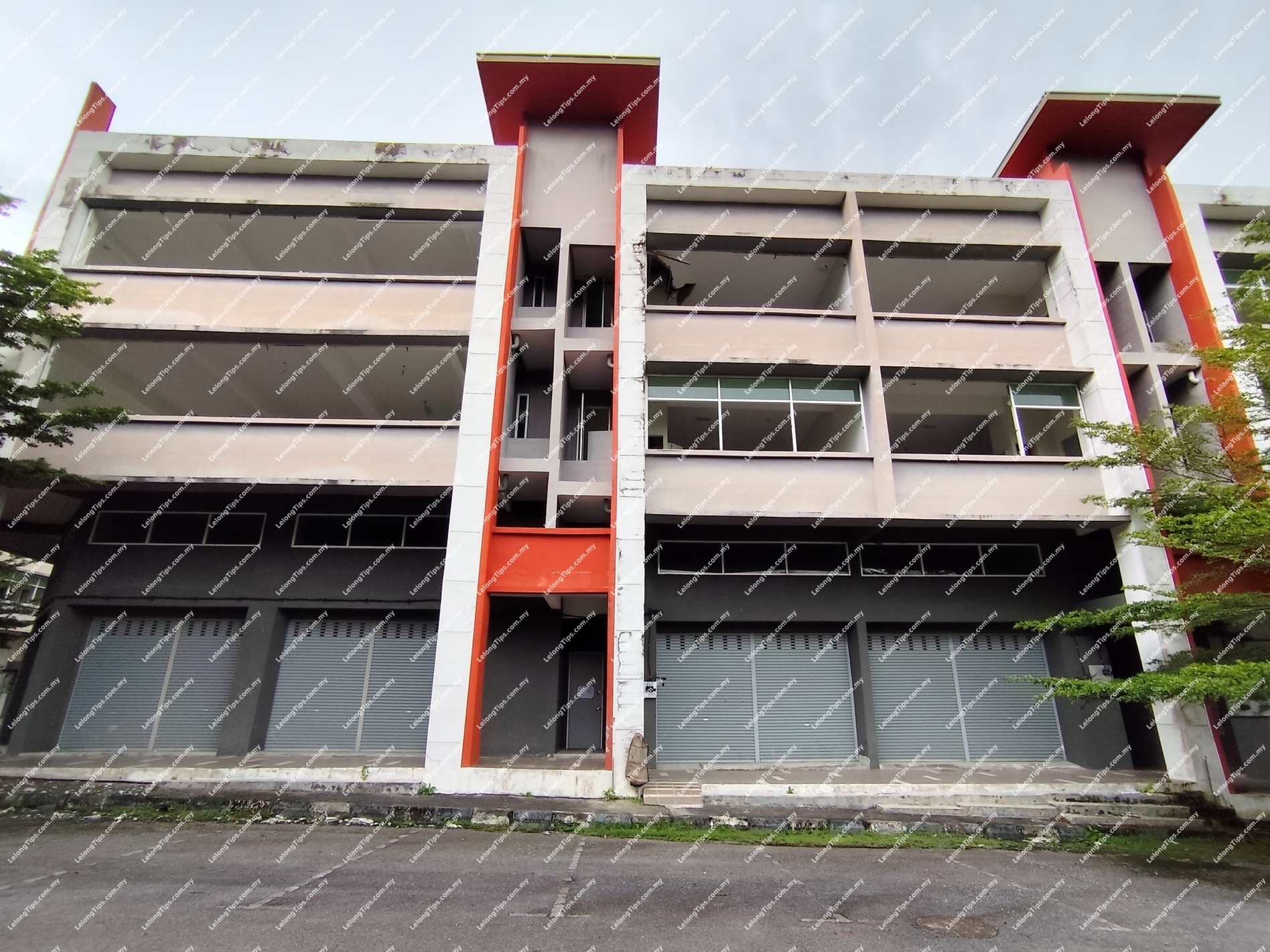 3 Storey Shop Office