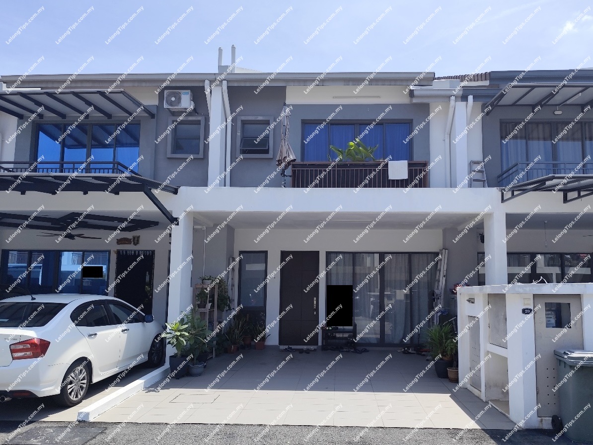 Stratified 2 Storey Terrace House