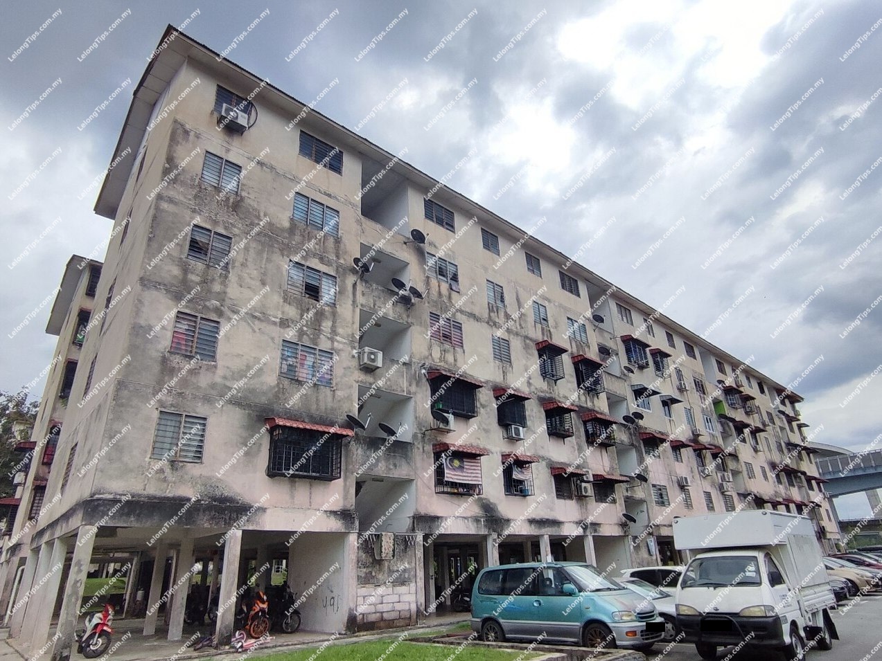 [-41% & ROI up to 10%] 3 Bedroom Gugusan Seroja Apartment, Low Cost [3 min to Kota Damansara MRT Station; 5 min to Sunway Giza Mall & Tropicana Gardens Mall]