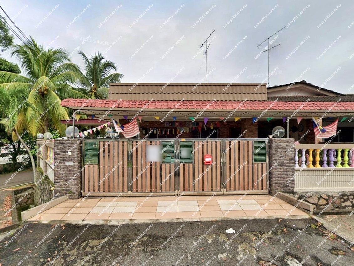 1.5 Storey Terrace House