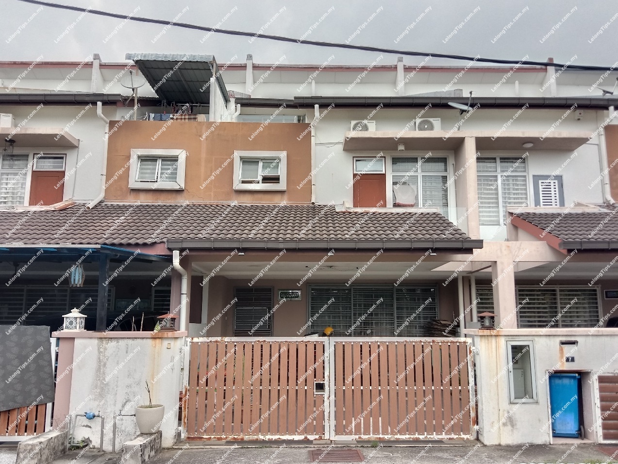 2.5 Storey Terrace House