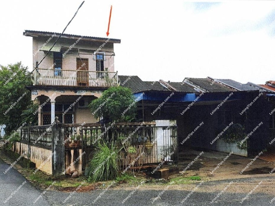 1.5 Storey Terrace House