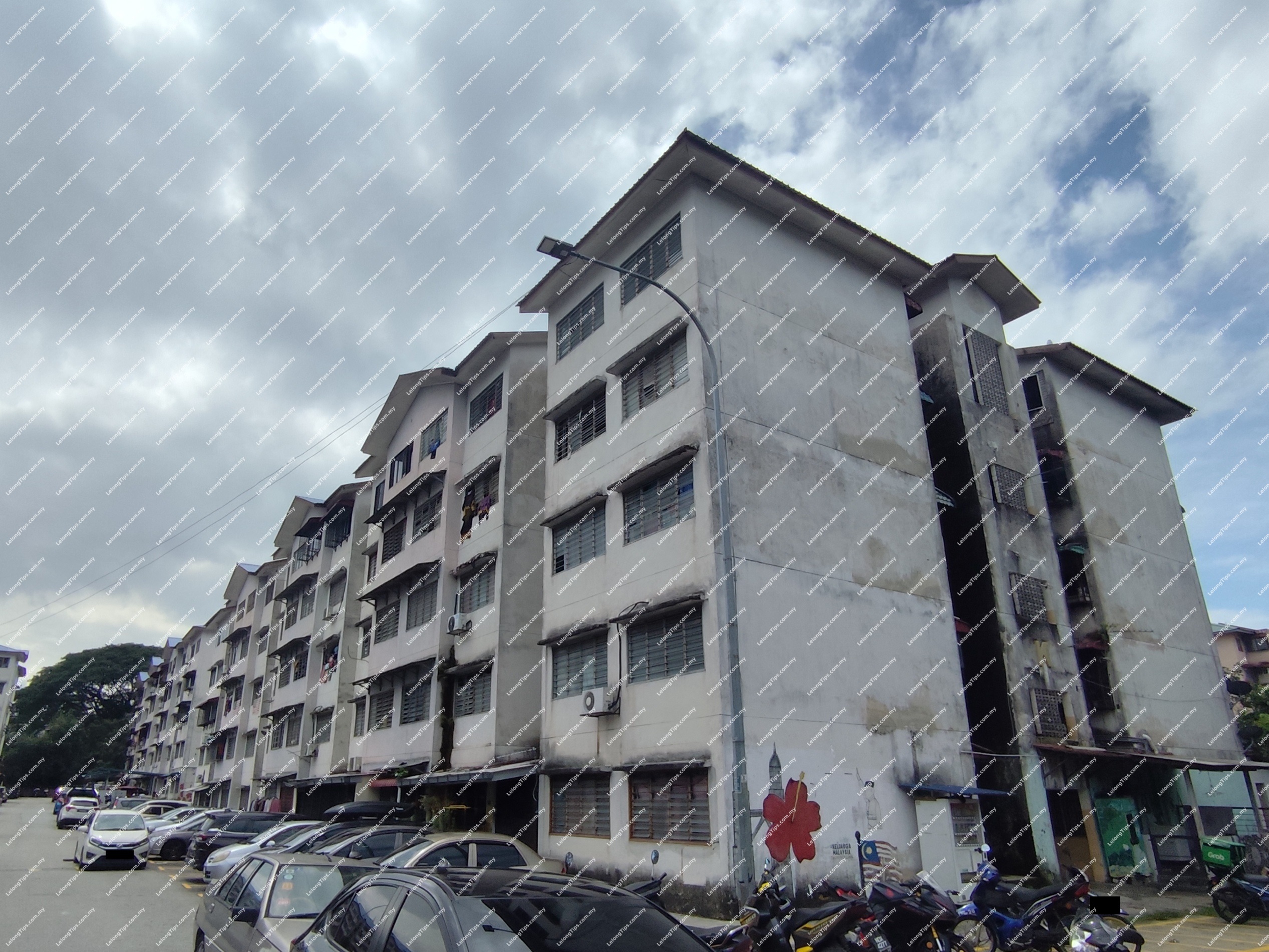 3 min to Sri Damansara Barat MRT Station Apartment 7 min to Ativo Plaza