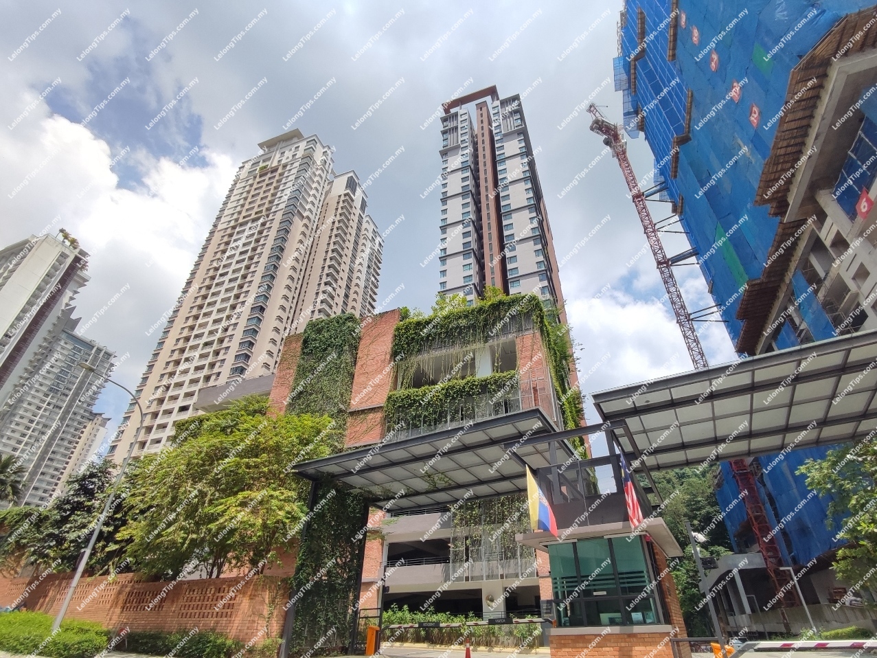 [High floor unit] Condominium [10 min to Publika Shopping Gallery]