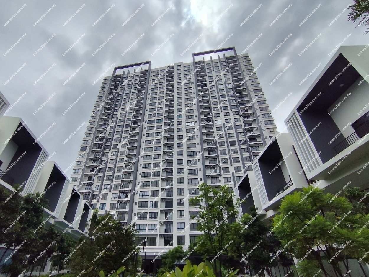 Doorstep to the nearest commercial area Condominium 8 min to Kolej Vokasional Sungai Buloh