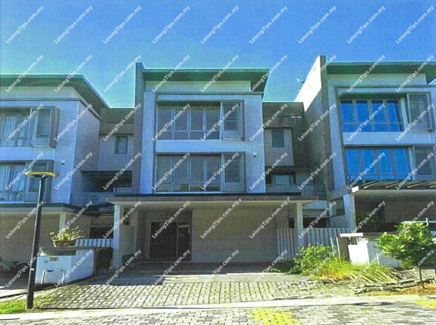 [Gated & Guarded Community] 3 Storey Terrace House [Surrounded by Various Amenities]