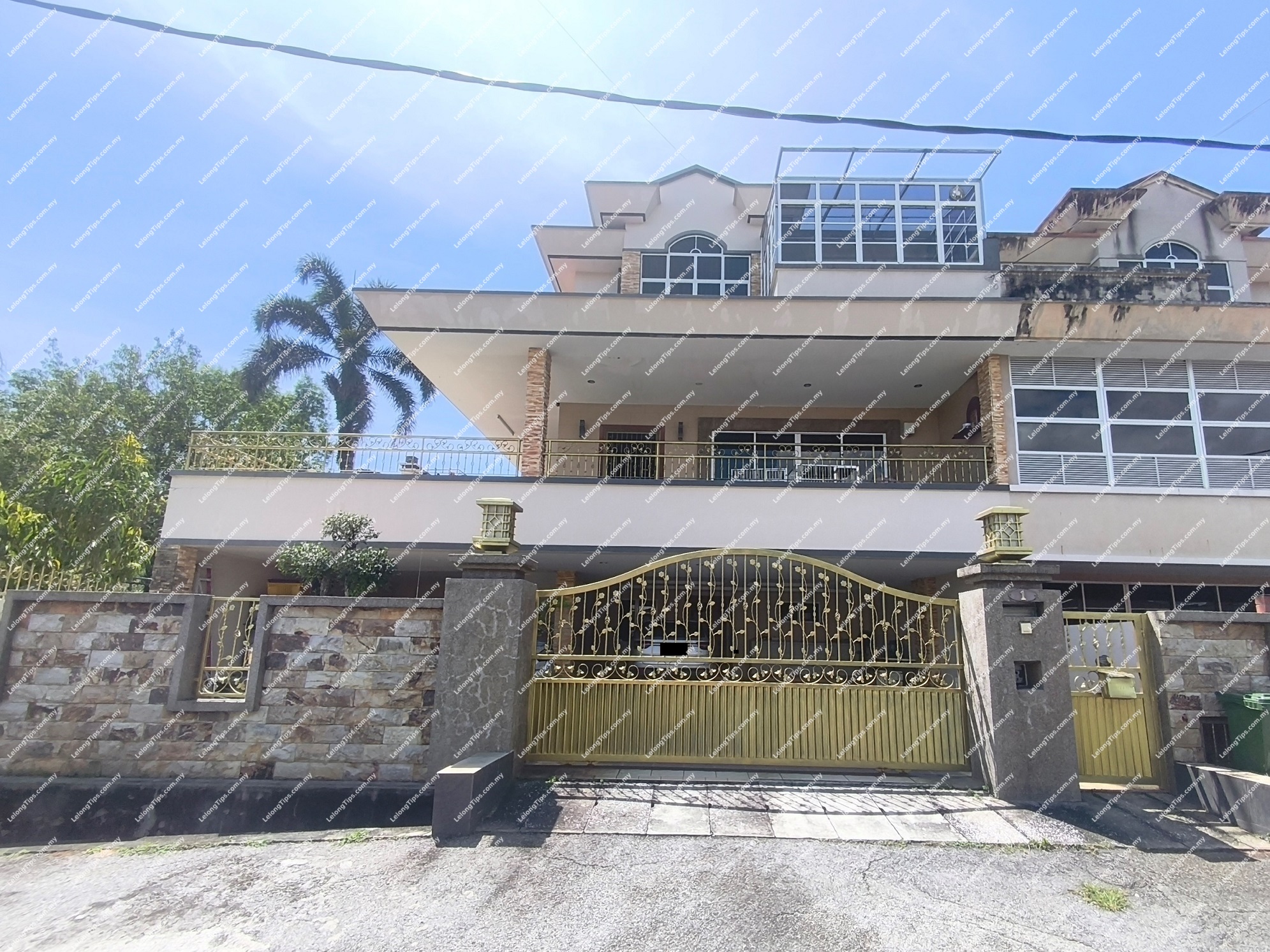 2.5 Storey Semi Detached House