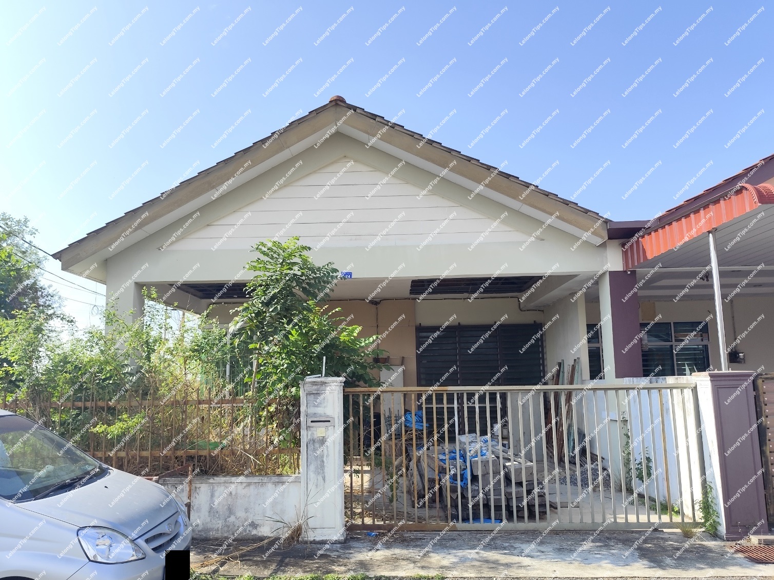 1 Storey Semi Detached House
