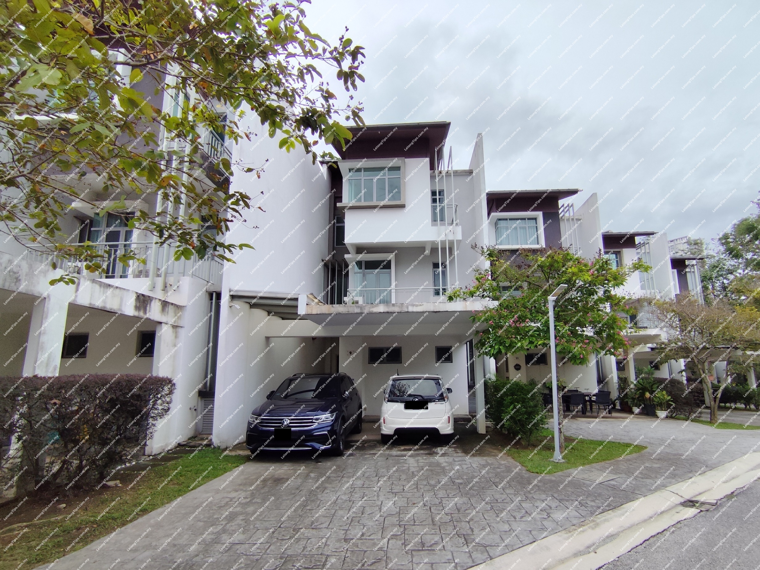 3 Storey Terrace House