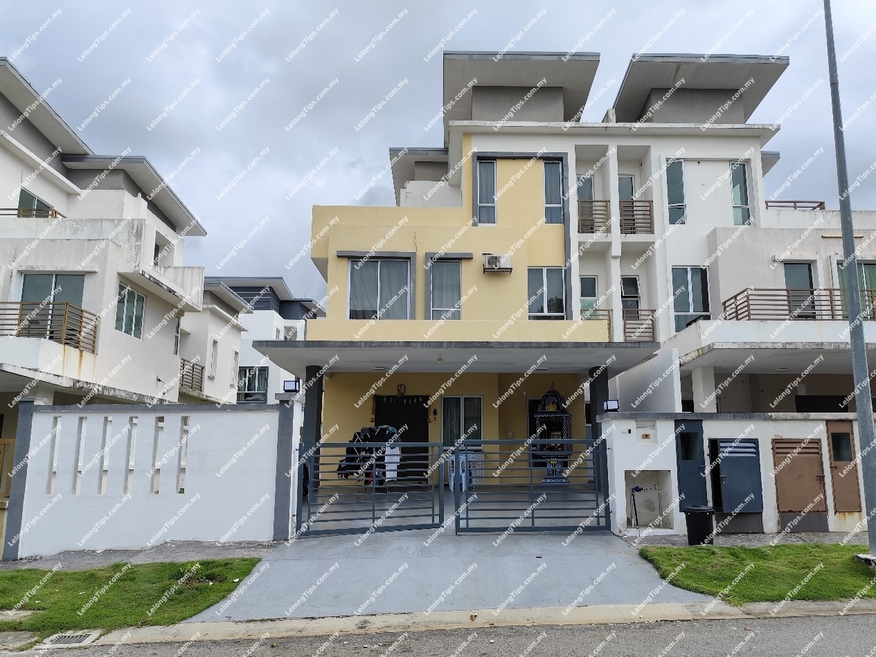 [Neighbouring Bandar Country Homes, Saujana Rawang & Kota Emerald] 3 Storey Semi Detached House [10 min to AEON Mall Rawang]