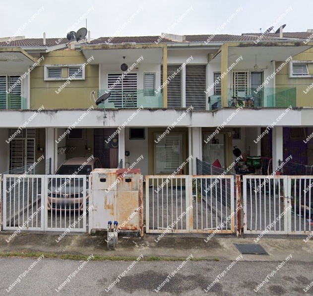 Town House (Upper Unit)